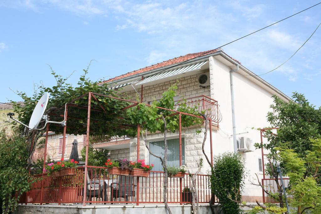 Apartment Nives Trogir Exterior photo