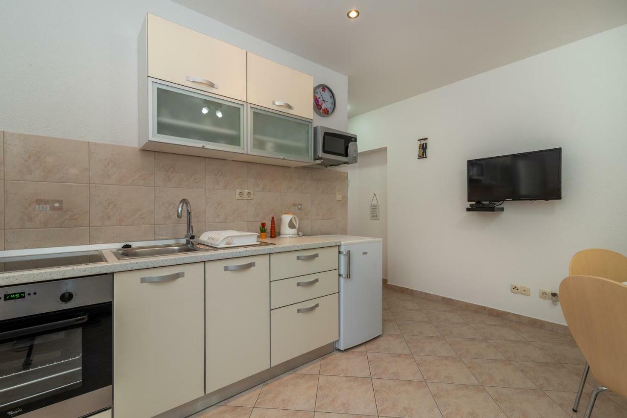 Apartment Nives Trogir Exterior photo