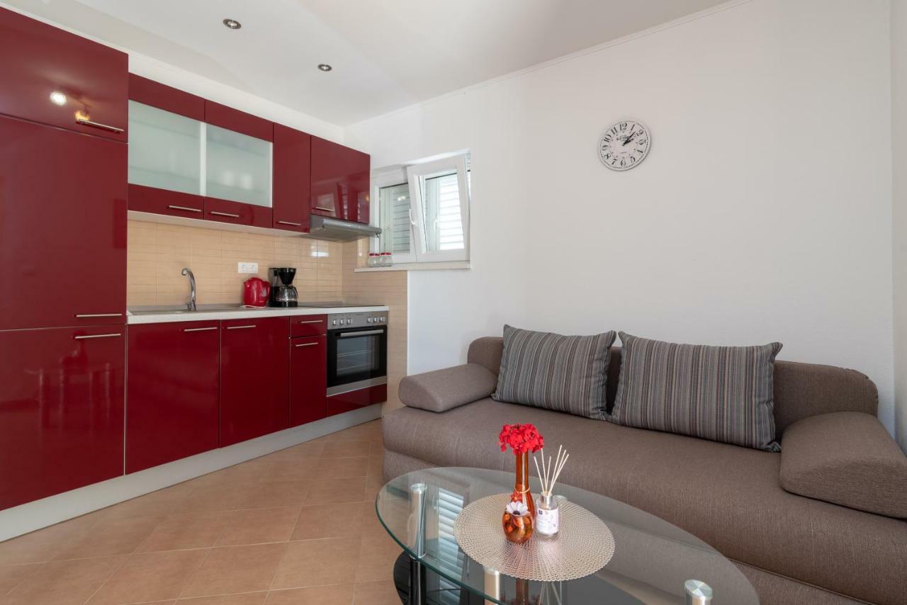 Apartment Nives Trogir Exterior photo
